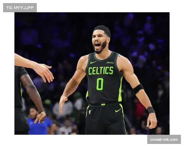 战术复盘：热火联防成功限制塔图姆，但被怀特与霍勒迪三分射穿